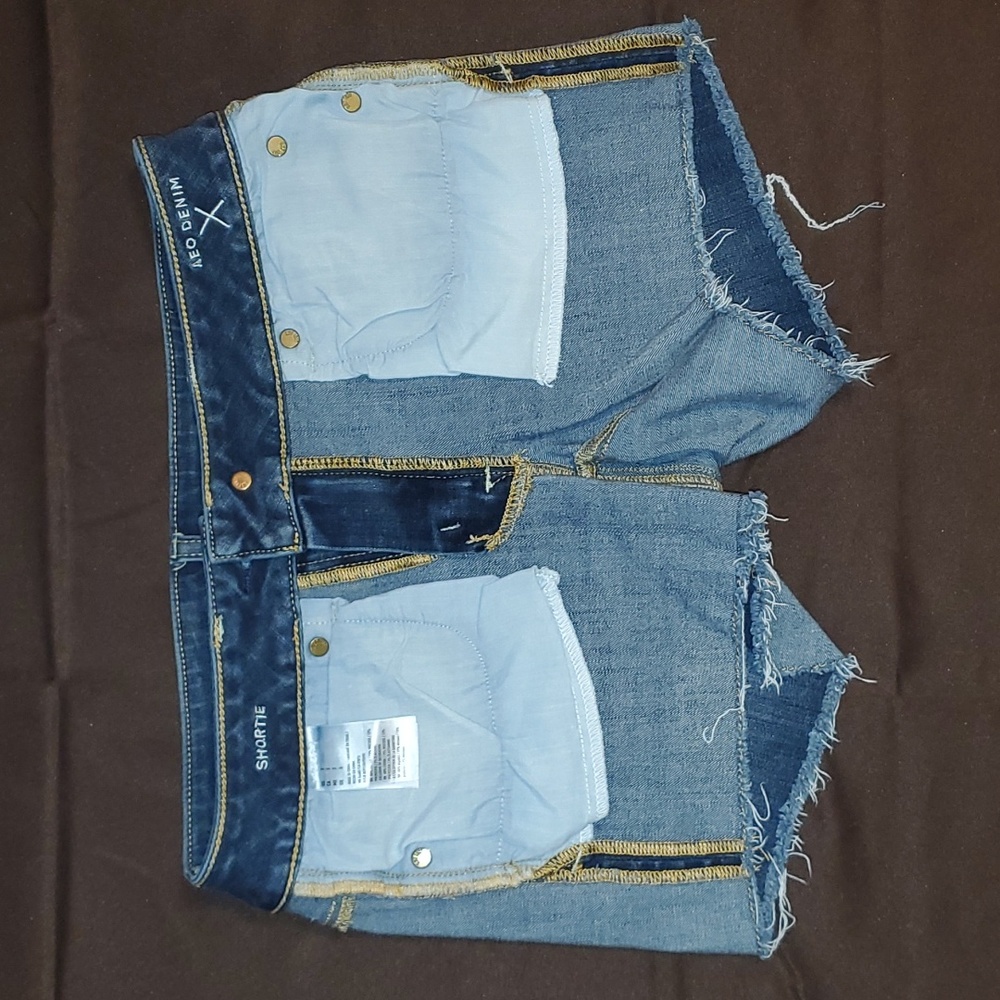 AE Shortie Shorts - Picture 7 of 8
